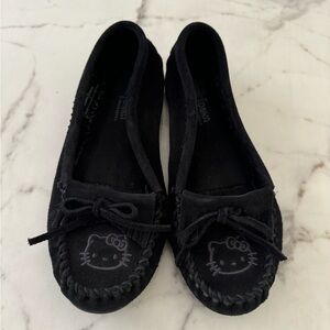 Hello Kitty Minnetonka